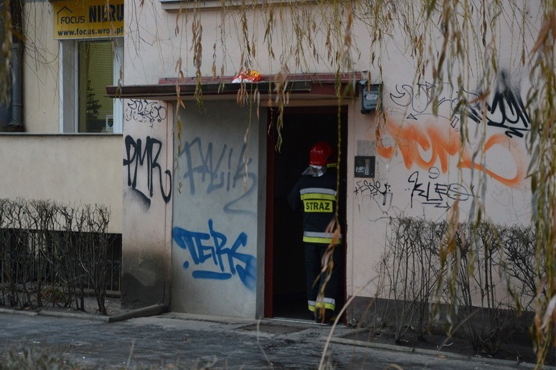 Wrocław: Młody mężczyzna chciał rzucić się z balkonu