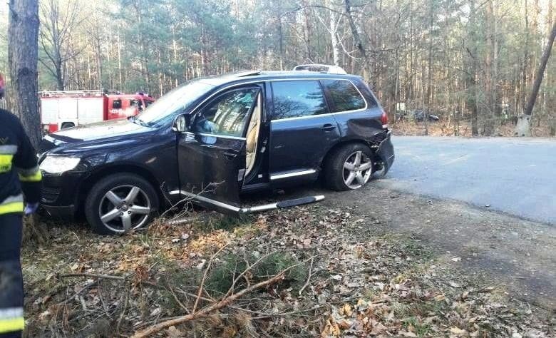 Na drodze lokalnej w miejscowości Wierzchy w gminie Wołczyn...