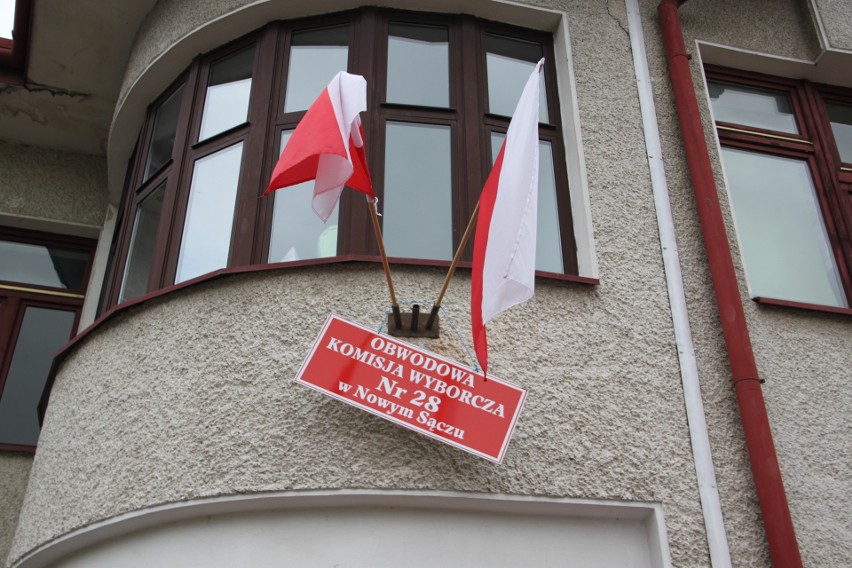 Nowy Sącz. Trwa druga tura wyborów prezydenckich. Czy sądeczanie ruszyli do urn wyborczych? [ZDJĘCIA]