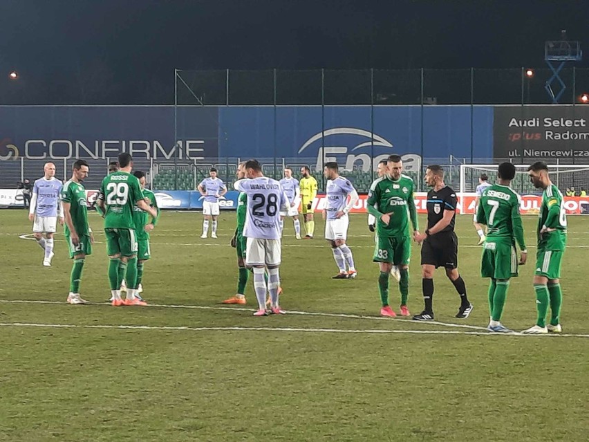 Radomiak przegrał w piątek na własnym stadionie w Pogonią...