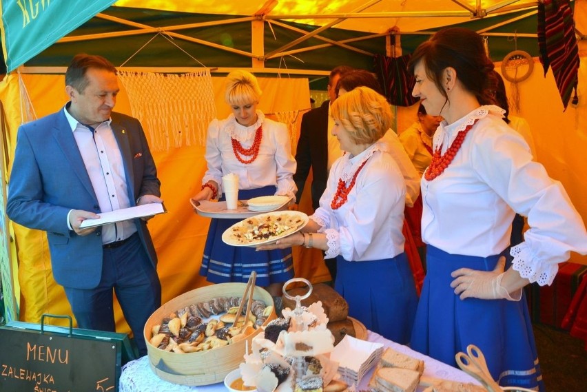 Wielki konkurs pierogów na IV Świętokrzyskim Festiwalu Smaków w Tokarni. Niesamowite smaki! (ZDJĘCIA)