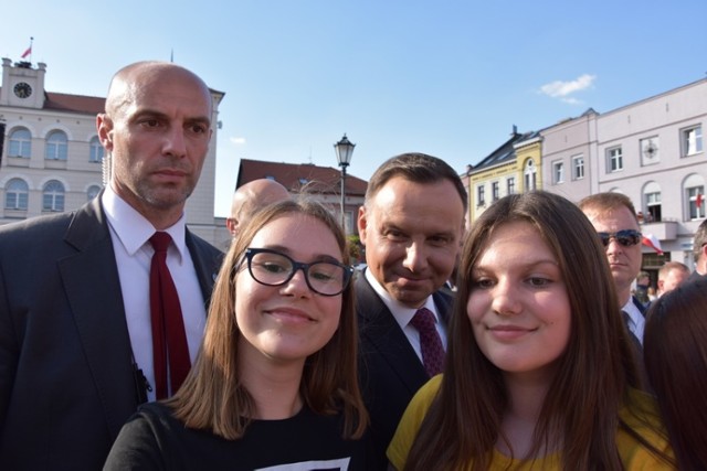 Andrzej Duda w Śremie spotkał się z mieszkańcami i nawiązywał do historii