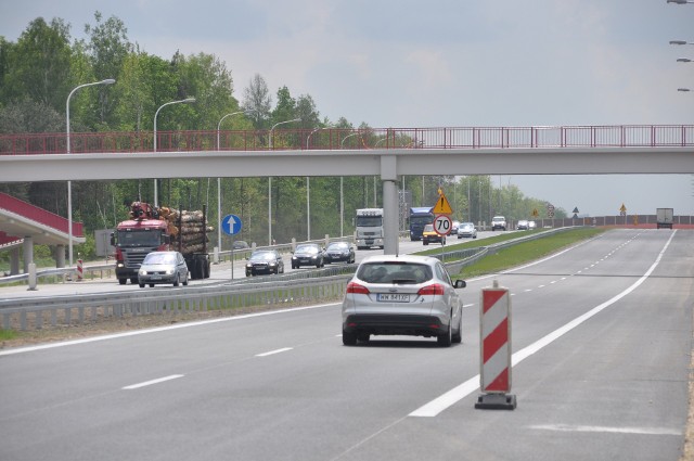 Odcinek nowej trasy S7 w Baraku (gmina Szydłowiec), biegnący w stronę Skarżyska-Kamiennej.