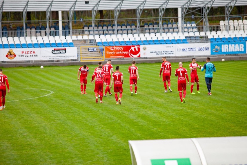 Hutnik Kraków. Tak wyglądały puste trybunach stadionu na Suchych Stawach w meczu ze Skrą Częstochowa [ZDJĘCIA]