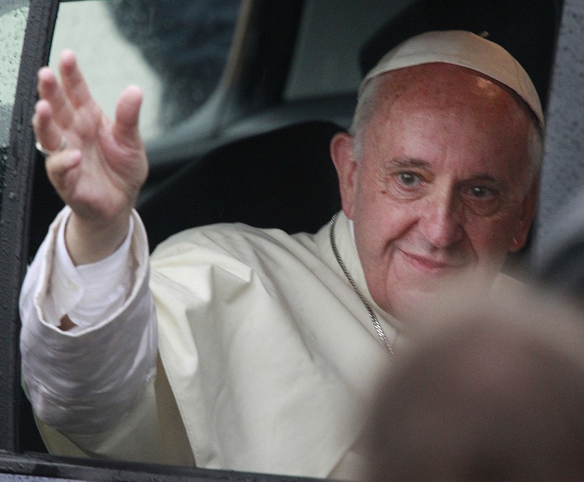 Papież Franciszek wylatuje z Krakowa do Rzymu dreamlinerem...