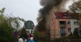 Pożar na ulicy Białej w Gdańsku Wrzeszczu 05.05.2022 r. Ogień zajął pustostan