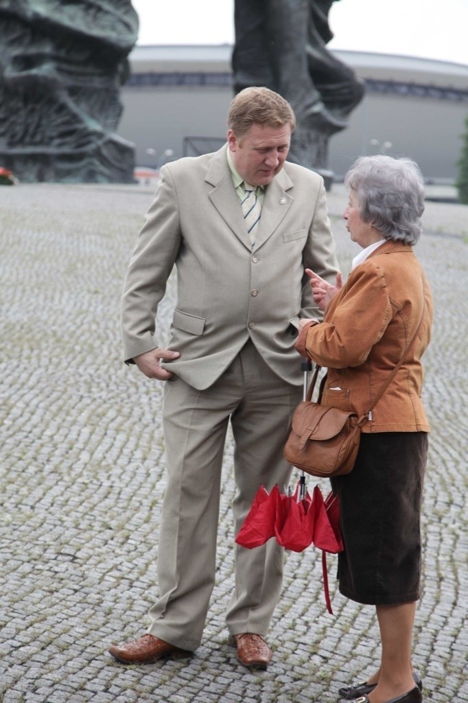 Faceci w czerni i nie tylko. Kongres PiS w Katowicach