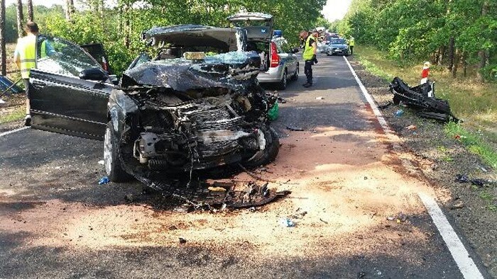 Pod Szprotawą zderzyły sie trzy samochody.