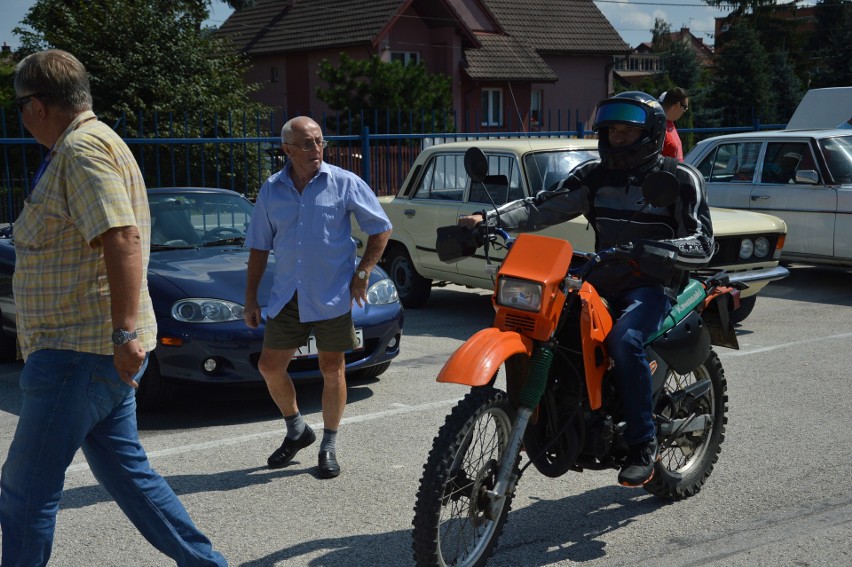 Zlot samochodowych i motocyklowych staruszków w Proszowicach