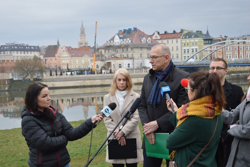 Konferencja polityków partii Polska 2050 Szymona Hołowni nad...