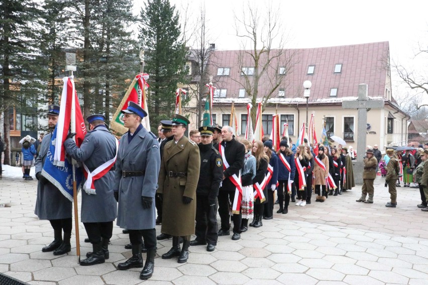 Zakopane. Narodowy Dzień Pamięci Żołnierzy Wyklętych pod pomnikiem "Ognia"