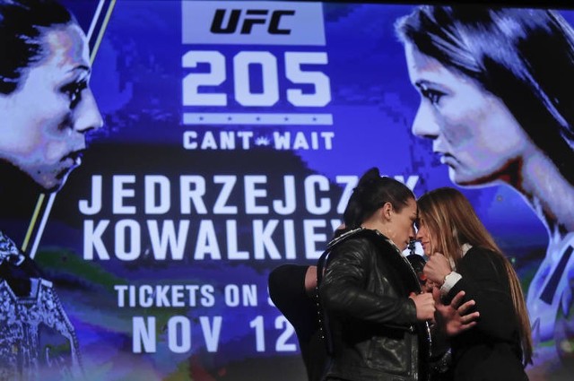 UFC 205: Jędrzejczyk vs. Kowalkiewicz ONLINE. O której walka? Gdzie oglądać w internecie? (wideo)