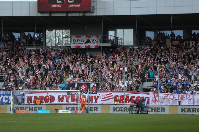 Kibice na meczu Cracovia - Lech Poznań