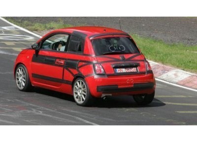 Fot. IGN: Fiata 500 Abarth rozpoznamy po licznych dodatkach...