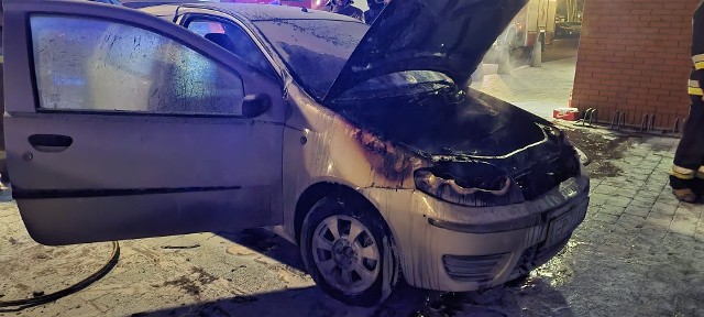 W podłódzkim Rzgowie doszło do groźnego samozapłonu samochodu na parkingu Ptak Outlet.CZYTAJ DALEJ NA KOLEJNYM SLAJDZIE>>>