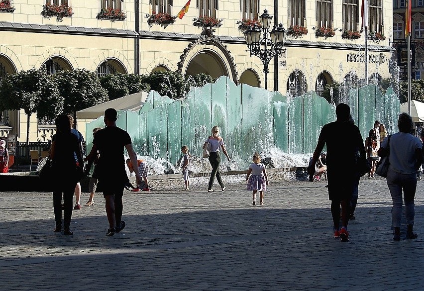 Tydzień będzie dość ciepły, ale pochmurny i burzowy. Burze...