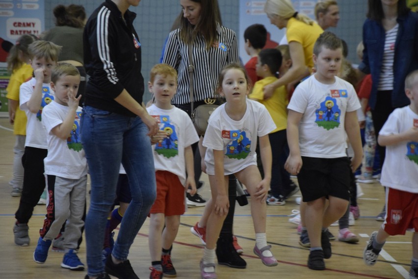 Przedszkolaki opanowały halę sportową w Ciechocinku! [zdjęcia]