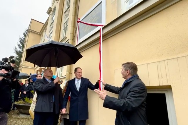 W Przemyślu odsłonięto tablicę upamiętniającą rodzinę Brzezińskich