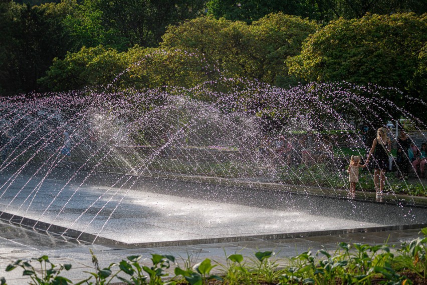 Krynica-Zdrój. Park Dukieta i nowa fontanna setka zachwyca mieszkańców i kuracjuszy [ZDJĘCIA]