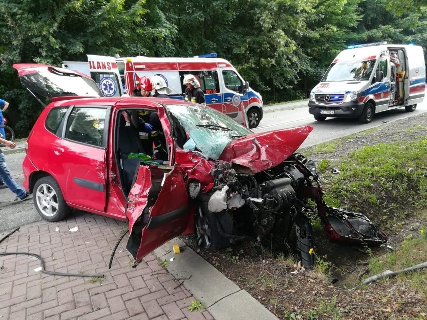 Tragiczny wypadek w Jaskrowie. Jedna osoba nie żyje, trzy zostały ranne