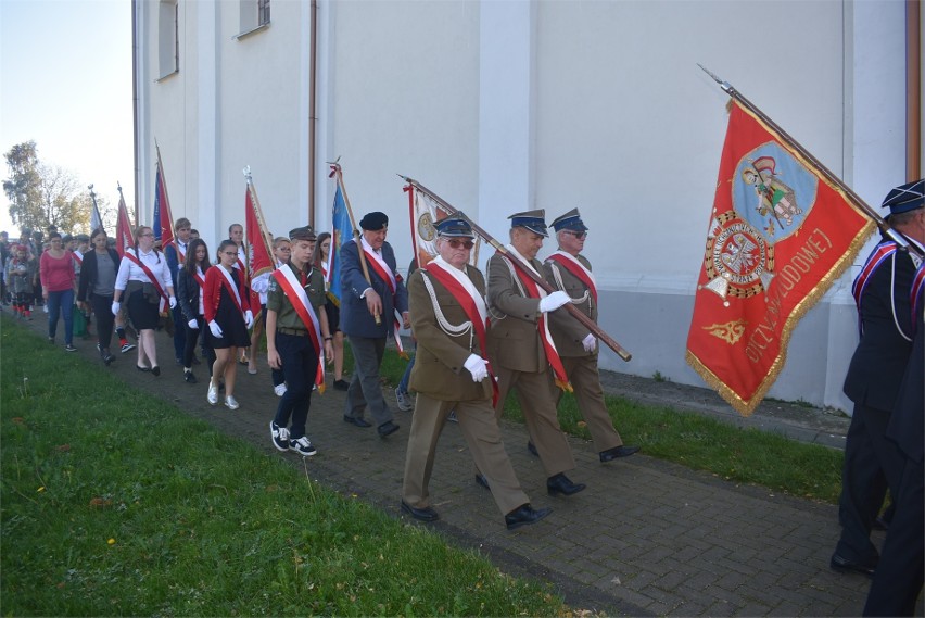 Uroczystości upamiętniające lotników zestrzelonych w drodze na pomoc polskiemu Państwu Podziemnemu - przed pomnikiem w Kocinie [DUŻO ZDJĘĆ]