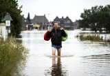 Holandia: uciekali z miasta Meerssen w popłochu przed powodzią. Na ewakuację nie było już czasu