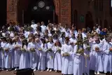 Uroczystość Pierwszej Komunii św. w parafii Zmartwychwstania Pańskiego w Kościerzynie