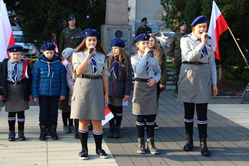 Czeladź: mieszkańcy upamiętnili 11 listopada Święto Niepodległości ZDJĘCIA