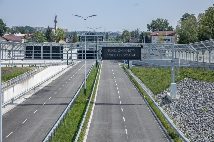 Kraków. Tydzień do otwarcia Trasy Łagiewnickiej. Tunele czekają na samochody 