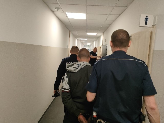 Złodziej, który okradł jedną z tucholskich firm, jest już w rękach policjantów. Usłyszał zarzuty