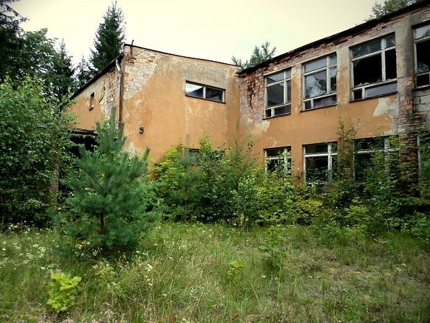 Opuszczona szkoła w Rogaczach to obiekt o ciekawej historii. Więcej o szkole w Rogaczach: Szkoła w Rogaczach w obiektywie Urban Explorers Białystok