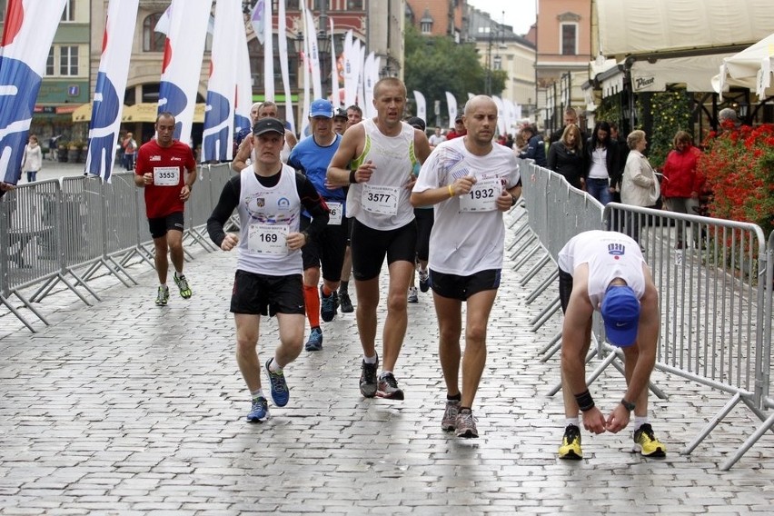 Maraton Wrocław - ZDJĘCIA - zawodnicy z numerami 1801 - 2000