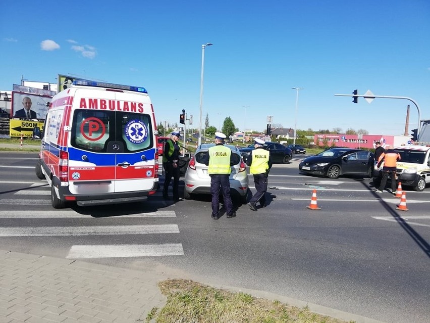 Dziś około godziny 16, na skrzyżowaniu ul. Mieszka I z ul....