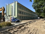 W Pionkach trwa modernizacja głównego budynku Zespołu Szkół imienia Jędrzeja Śniadeckiego 