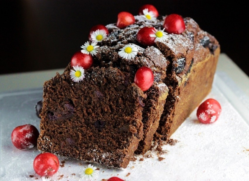Szybkie ciasto czekoladowe z czereśniami.