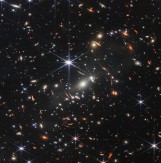 Teleskop Webba pokazuje jedne z najstarszych galaktyk w Kosmosie