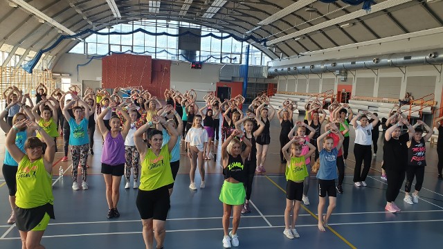 Około 130 uczestniczek wzięło udział w maratonie fitnessu w Rzgowie