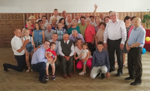 W niedzielę 3 czerwca Antoni Śmiałek z Podlesia świętował swoje setne urodziny w towarzystwie rodziny.