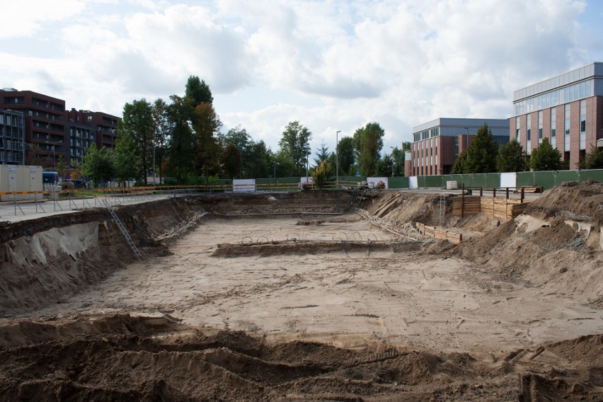 Kraków. Na Zabłociu powstaje budynek dla studentów medycyny [WIZUALIZACJE]