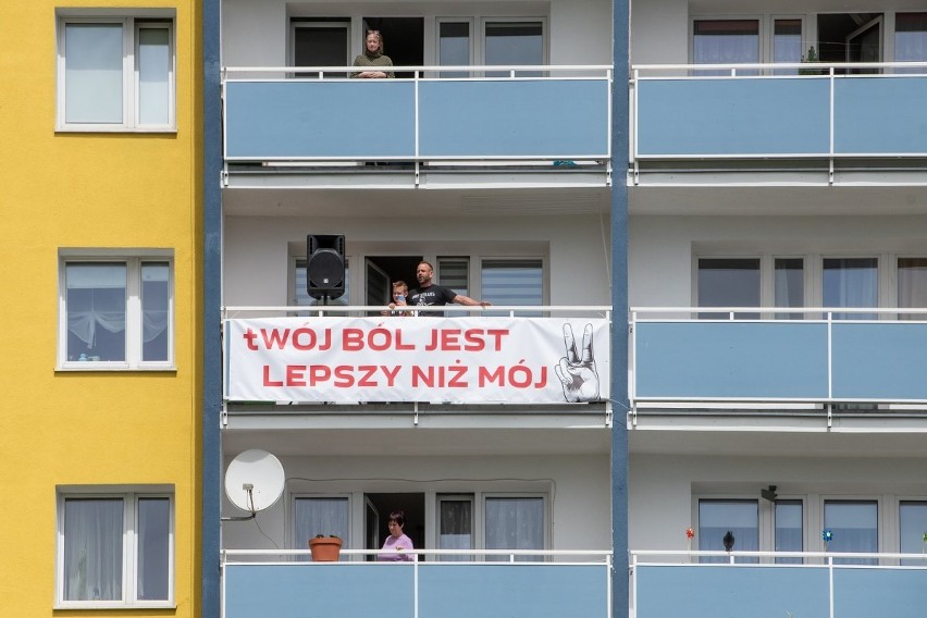 Mieszkaniec Piątkowa ustawił głośnik na balkonie i równo o...