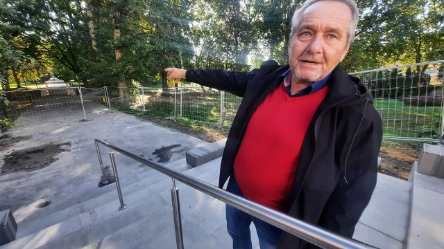 Eugeniusz Rożek jest „społecznym nadzorcą” rewitalizacji Parku Róż, czyli jako mieszkaniec pilnuje, czy prace robione są jak należy.