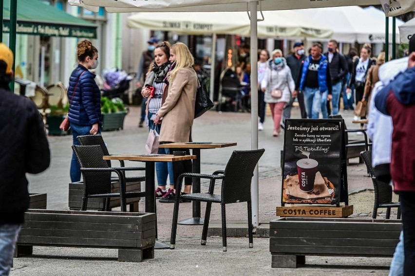 Tak w weekend 23-24.05.2020 r. wyglądały restauracje,...