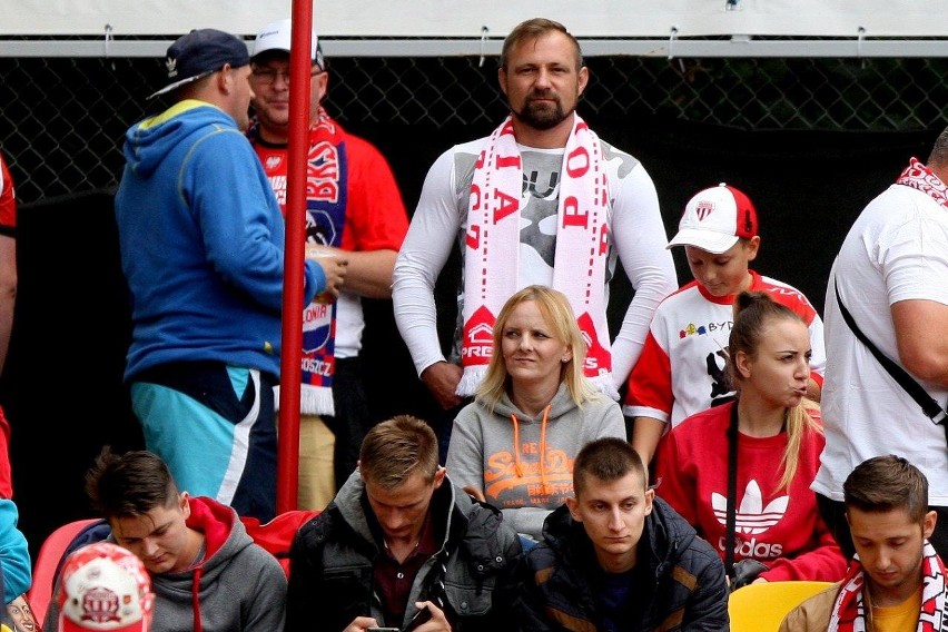 Ponad tysiąc kibiców żużlowej Polonii pojechało do Poznania,...