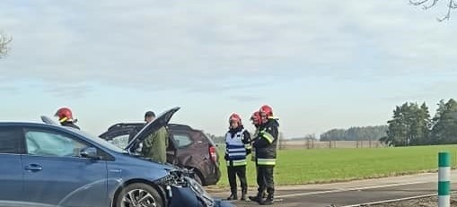 Wypadek dwóch samochodów osobowych na trasie DK 65...