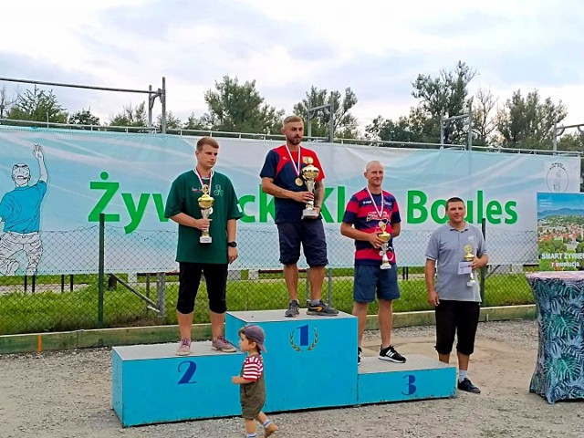 Pierwszy z lewej Tomasz Korniłowicz (Białostocki Klub Petanque)