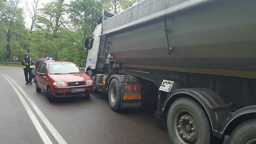 Do kolizji doszło w piątek na drodze z Wapowiec do Korytnik...