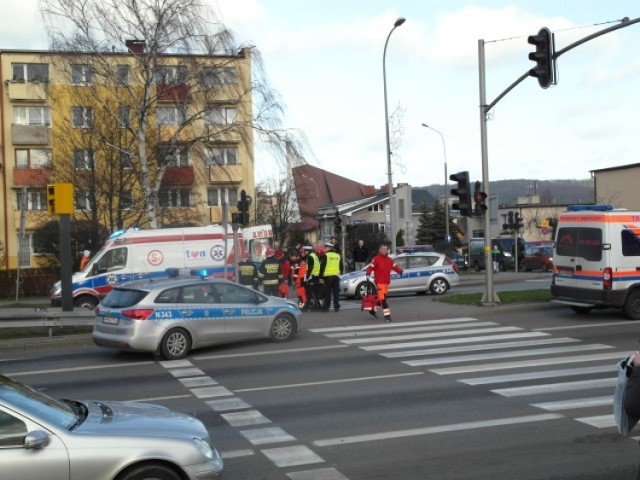 Wypadek w Wejherowie. Potrąconego mężczyznę zabrał śmigłowiec LPR