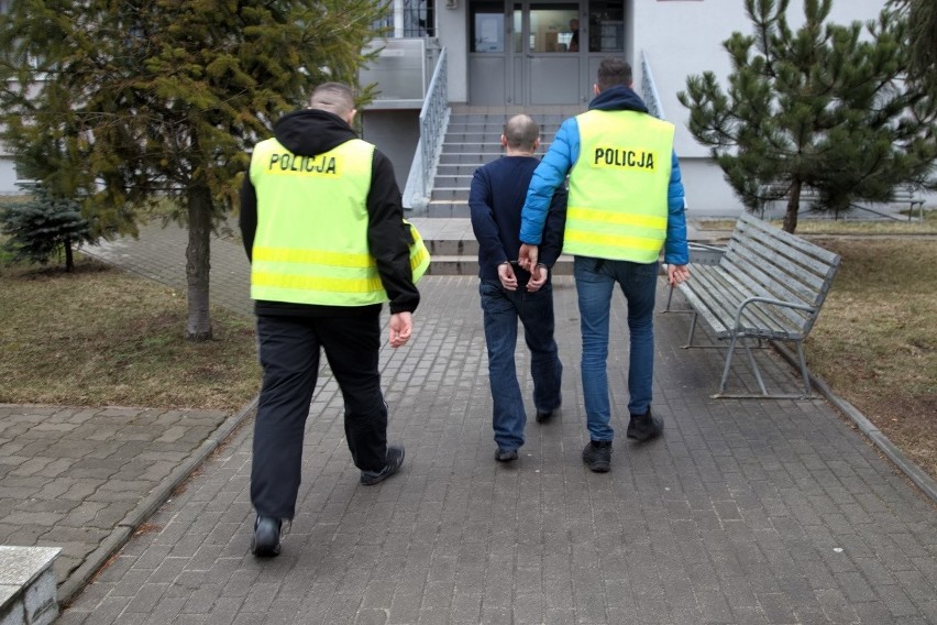Policja zatrzymała mężczyznę podejrzanego o napad na sklep w Bydgoszczy