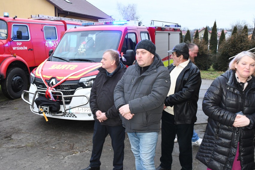 Druhowie Ochotniczej Straży Pożarnej z Wysiadłowa w gminie Wilczyce mają nowoczesny lekki samochód ratowniczo-gaśniczy. Zobacz zdjęcia