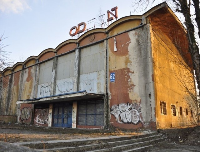 Spółka Apollo Film z Krakowa po rocznych negocjacjach sprzedała budynek dawnego kina Odeon w Radomiu wraz z działką.